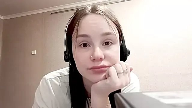 RomanceEncore — Lips teasing - bite, lick