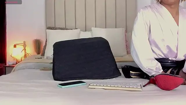 Romina_brunette on StripChat