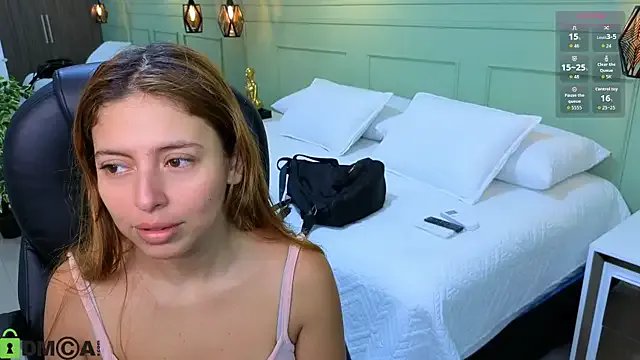 ROSE__15 on StripChat