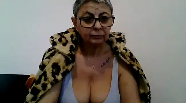 Freechat roseblak42 on StripChat