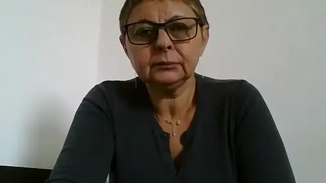 Freechat roseblak42 on StripChat