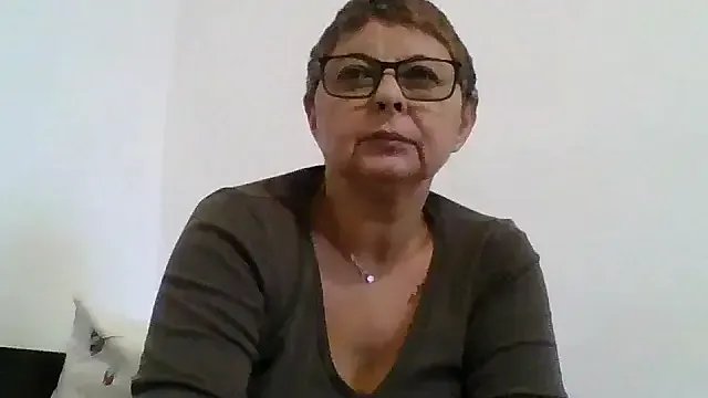 Freechat roseblak42 on StripChat