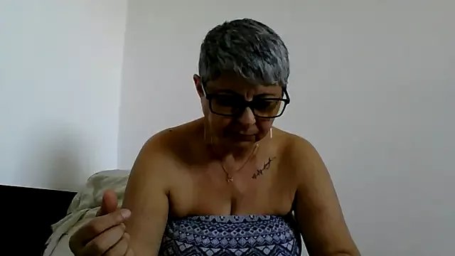 Freechat roseblak42 on StripChat