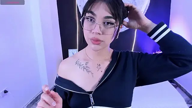 RoseCassie on StripChat