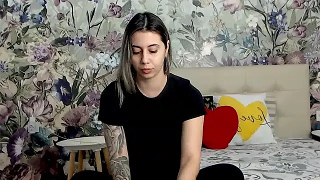 RoseDiamond06 on StripChat