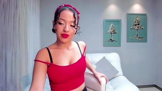 RoseFerrera on StripChat