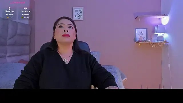 Freechat roselyn_caprice on StripChat