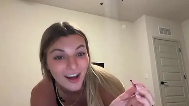 RosieCheeks_ on StripChat