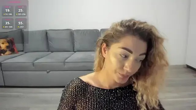 rossana_doll on StripChat