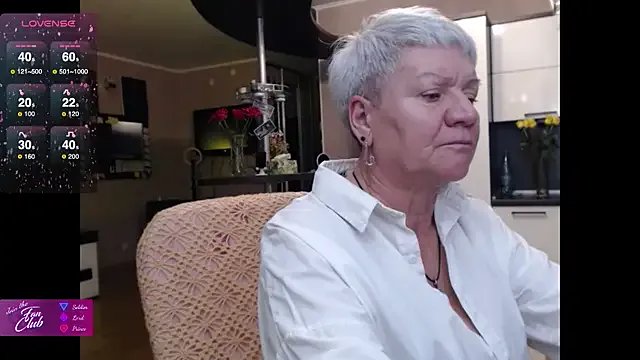 roxana_brooks on StripChat