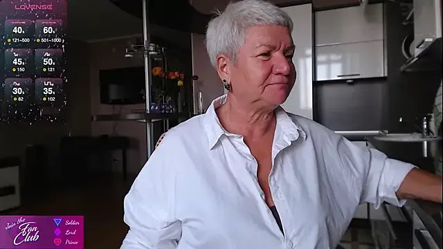 roxana_brooks on StripChat