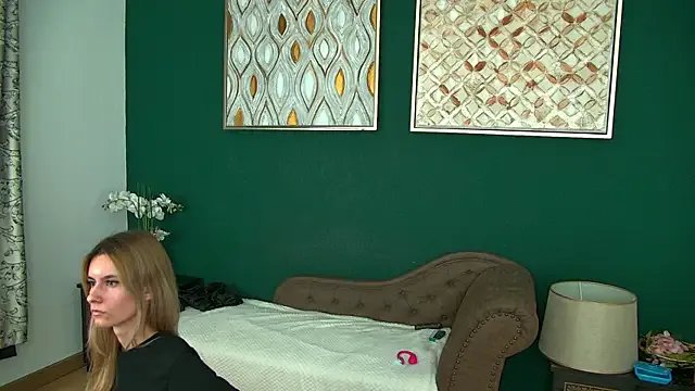 RoxanneJoy on StripChat