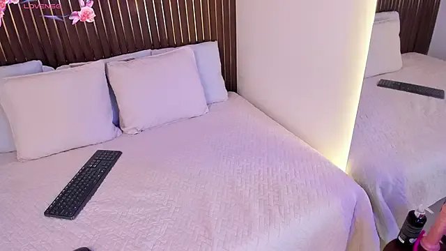 Roxie-NS on StripChat