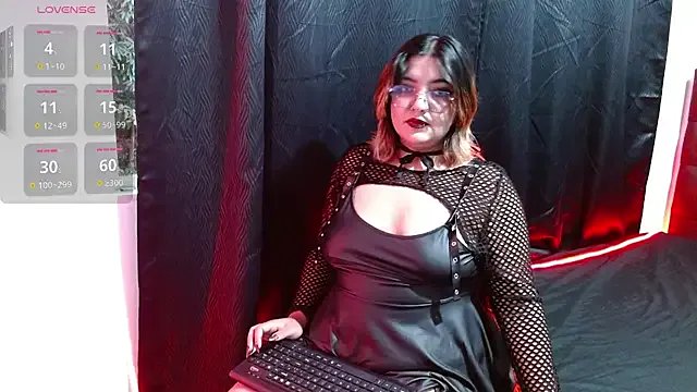 Roxy_f_w on StripChat