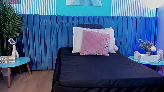 roxy_hell on StripChat