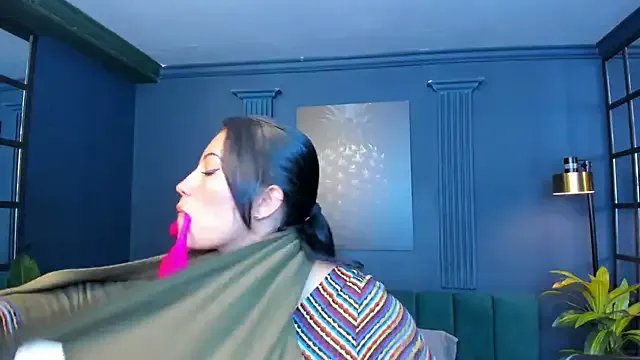 roxy_hell on StripChat