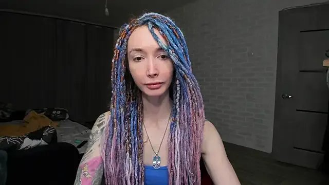 Roxy_Silver on StripChat