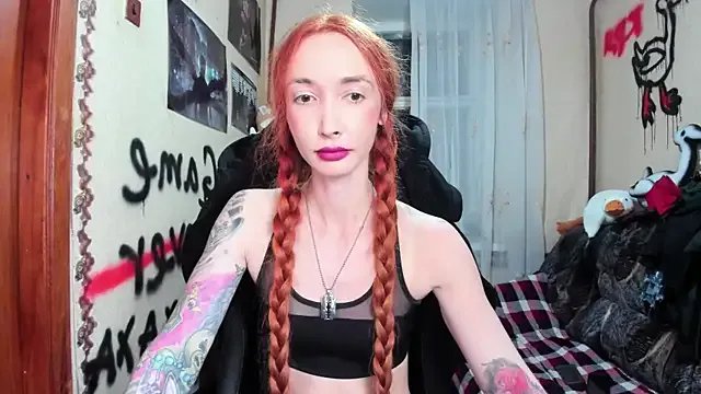 Roxy_Silver on StripChat