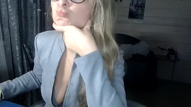 RubiLakros on StripChat