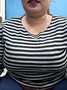 Ruchikalive on StripChat