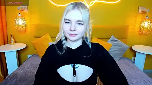 RuthBryant — ahegao + suck finger