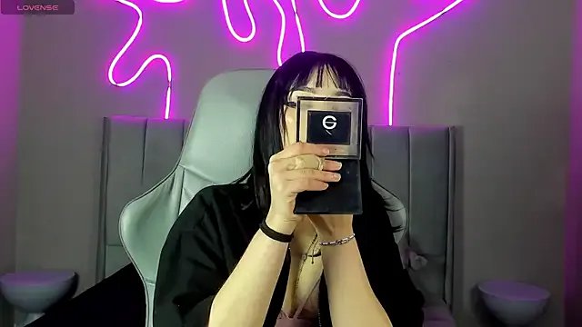 Sabrina_bloom on StripChat