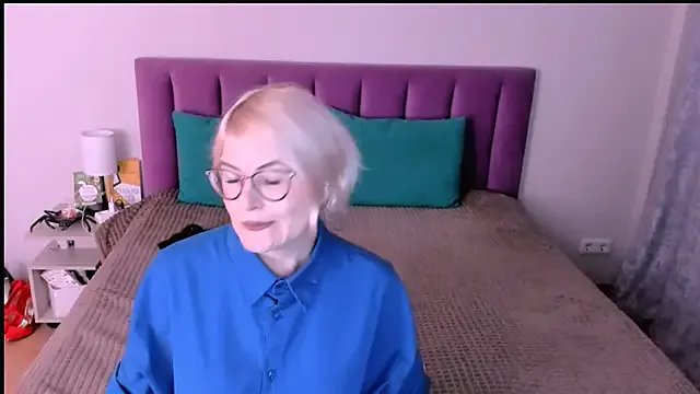 sabrinamacmarren on StripChat