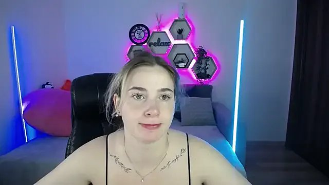 Freechat SabrinViolet on StripChat