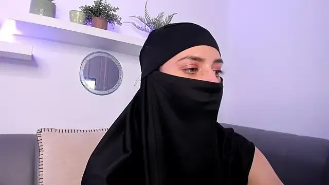 salma_arabicc on StripChat