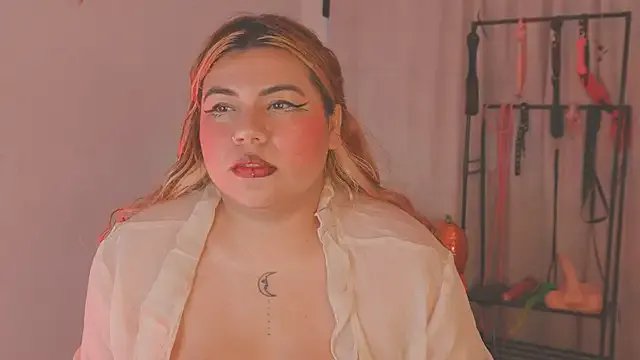 Samanta_Bigboos on StripChat