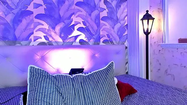 Sami_Evanns on StripChat