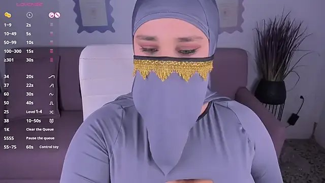 StripChat Samira_Zayd is Freechat Samira_Zayd — Show my ass in a thong, move it slow