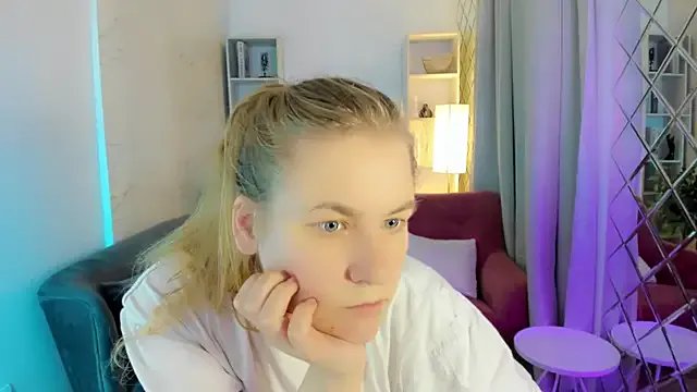 Sandra_Kind on StripChat