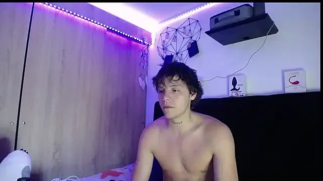 Santiago_kiler on StripChat