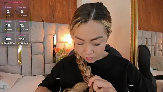 Saori_newman on StripChat