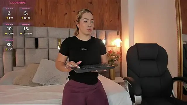 Saori_newman on StripChat