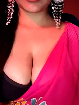 Sara_1618 on StripChat