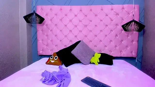 Sara_Burningg — anal deep and zoom ass