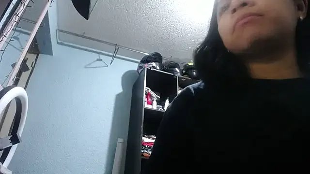 Sara_cute92 on StripChat