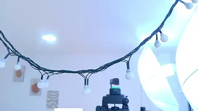 Sara_Desire on StripChat