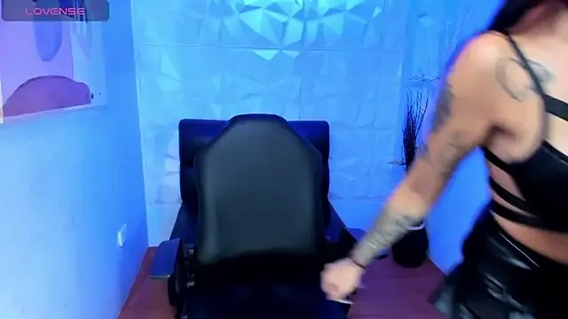 sara_dias on StripChat