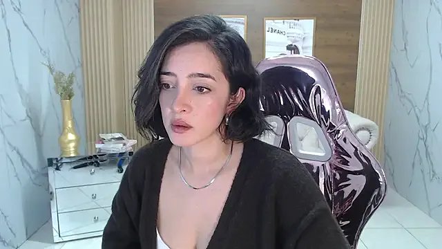 sara_lopez_s on StripChat