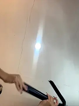 Sara_trans_hot on StripChat