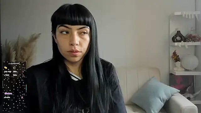 Saraa_Desiree on StripChat