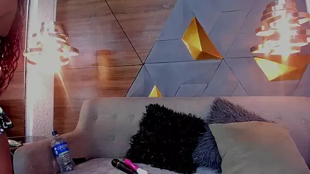 sarah_banks1 on StripChat