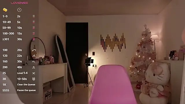 Sarah_cam06 on StripChat