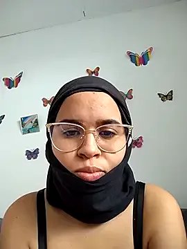 sarah_Dau — Suck my tiny fingers