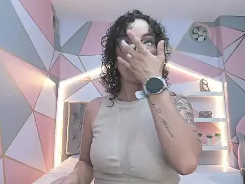 Freechat sarah_sluty on StripChat