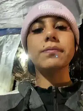 SarahCute14 on StripChat