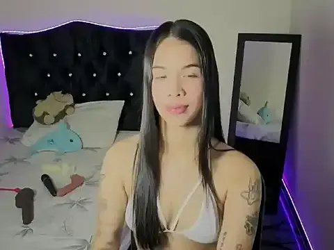 SarahMontezz on StripChat